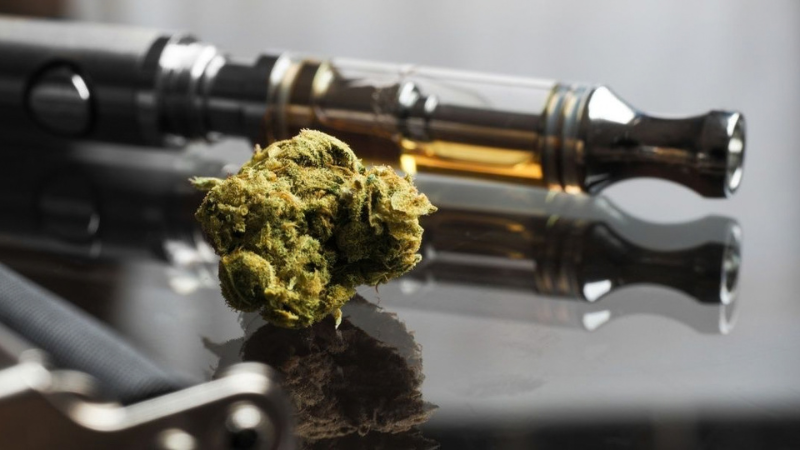 thc-vape-pens-effects-risks-responsible-use